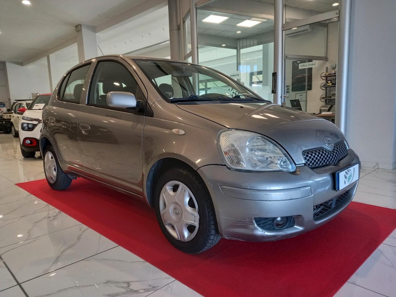 Toyota Yaris 1.0 5 porte NEOPATENTATI