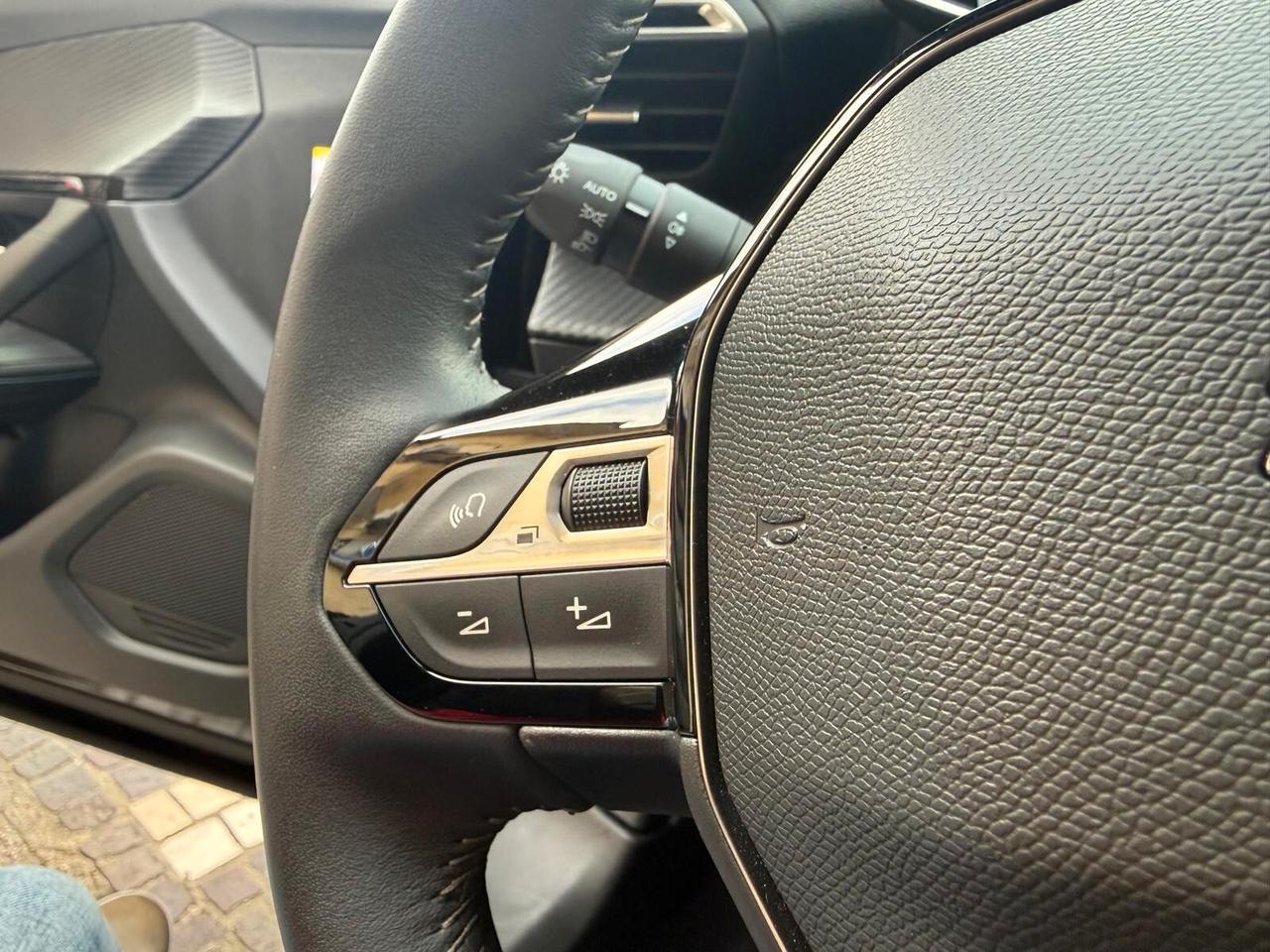 Peugeot 2008 BlueHDi 110 Allure Pack 2023