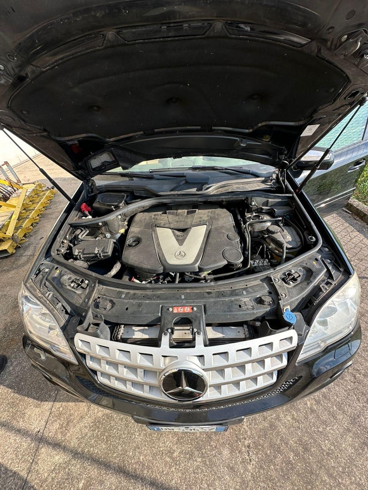 Mercedes-benz ML 300 CDI BlueEFFICIENCY Chrome