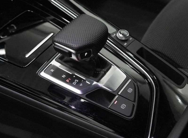 Audi A4 A4 Avant 40 TDI quattro S tronic S line edition