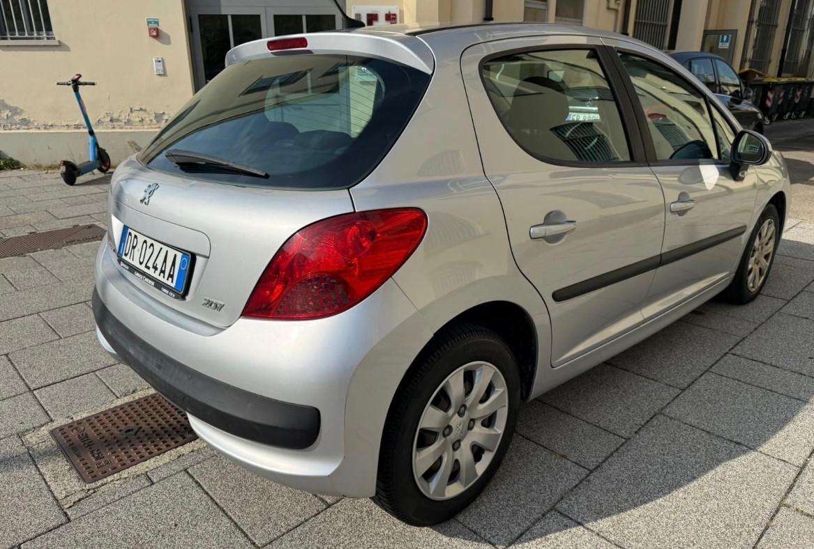 Peugeot 207 1.4 8V 75CV 5p. Energie Sport ECO GPL