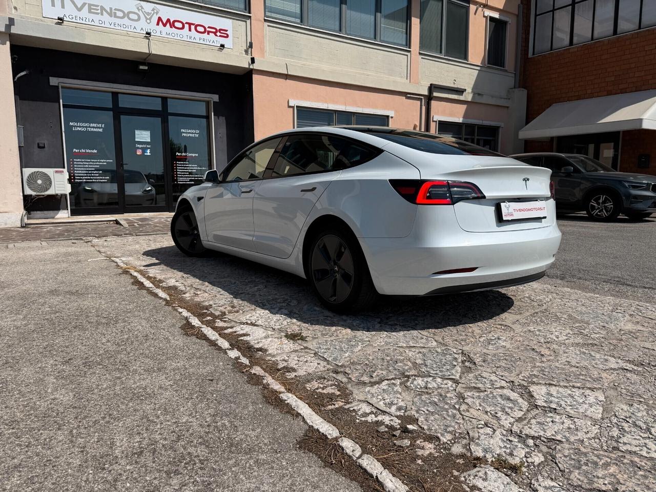 Tesla Model 3 RWD