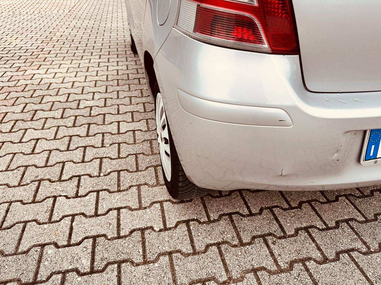 Toyota Yaris 1.4 D-4D CAMBIO AUTOMATICO DPF 5 porte Sol