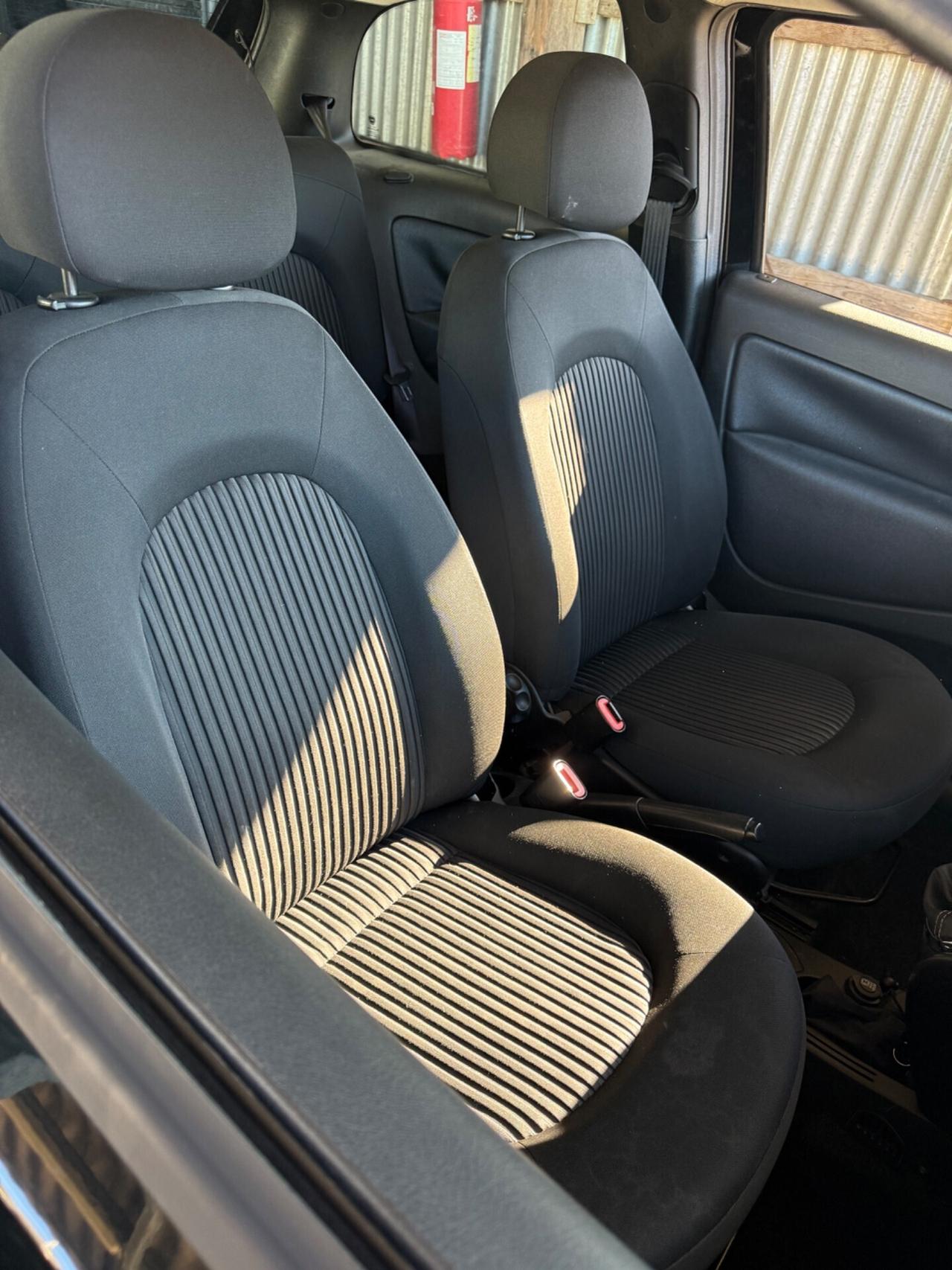 Ypsilon ecochic 1.4 benzina GPL neopatentati