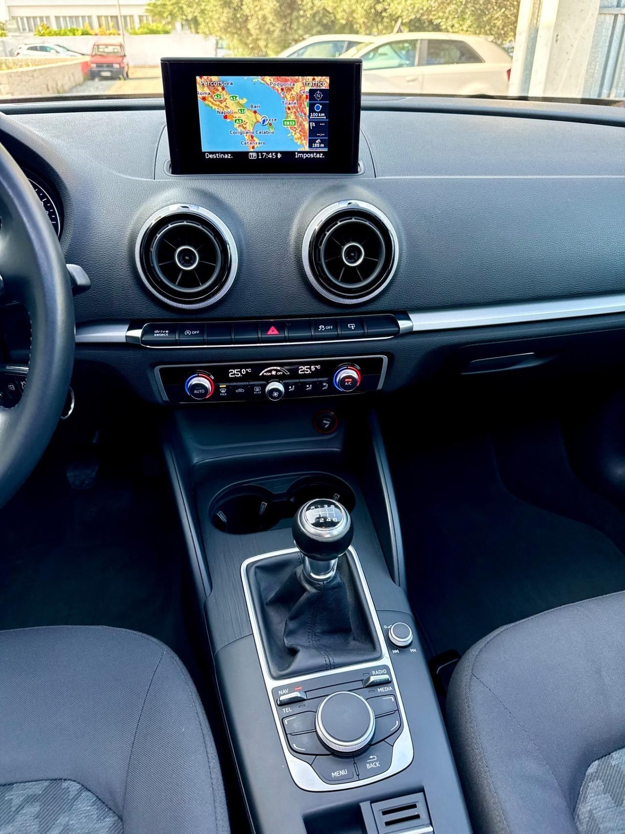 Audi A3 1.6 TDI,TETTO APRIBILE ,Climatronic bizona,Navi,ecc.