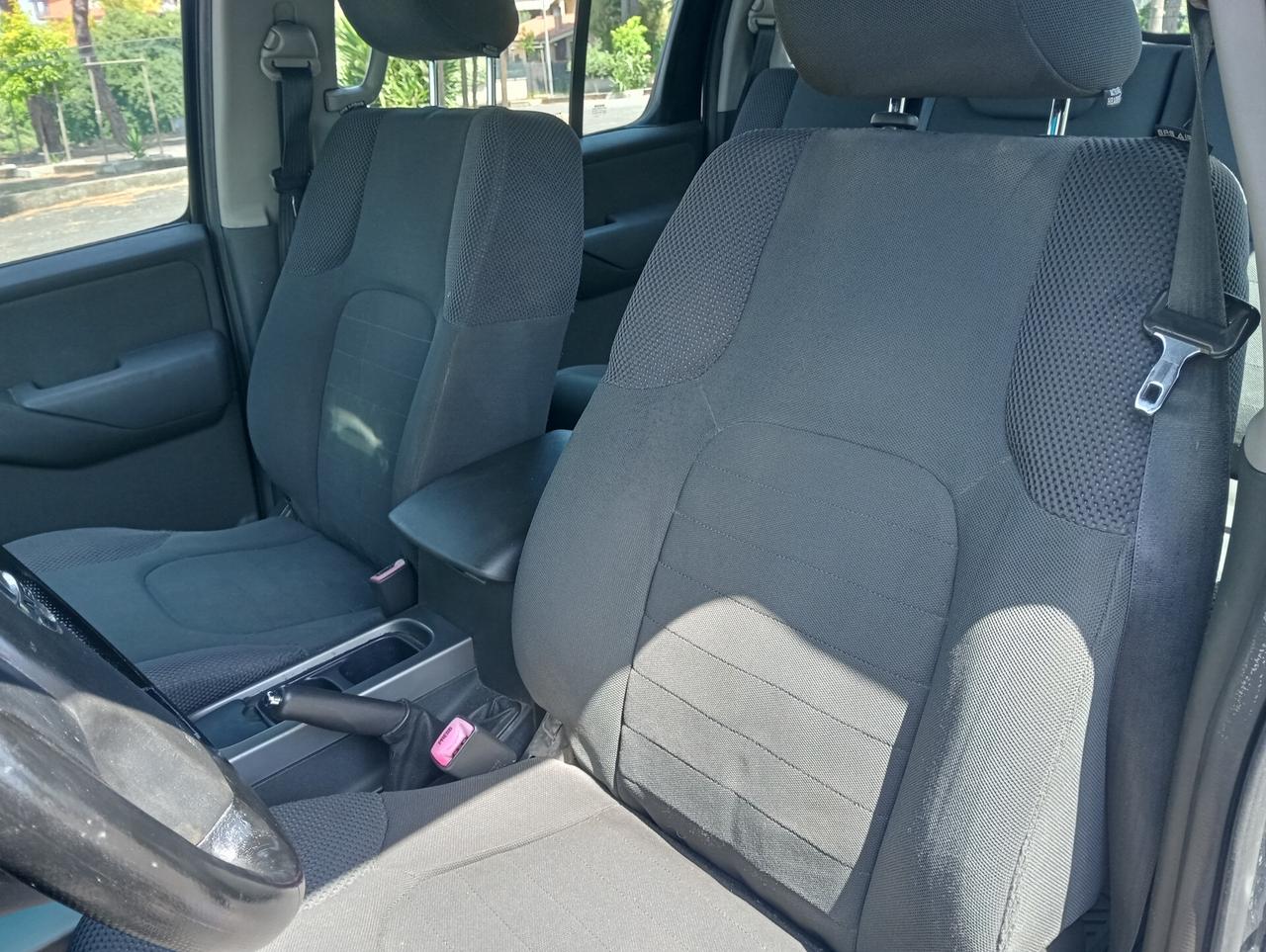 Nissan Pathfinder 2.5 dCi SE
