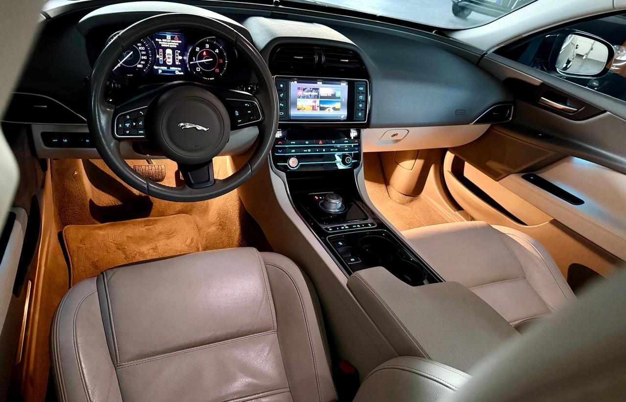 Jaguar XE 2.0 D Turbo aut. Prestige