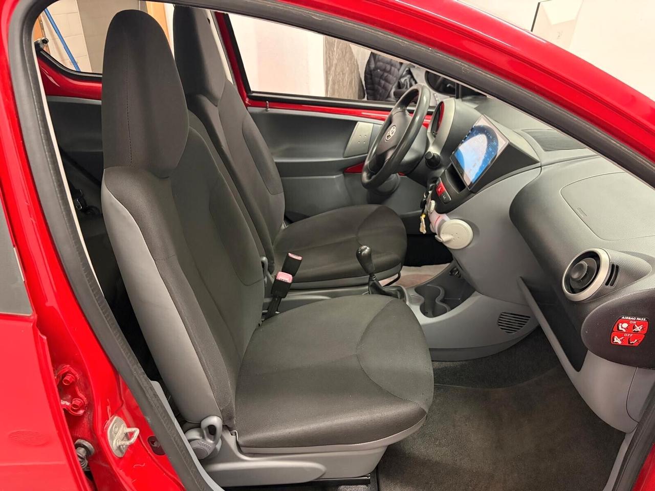 Toyota Aygo 1.0 5 porte Now 12 MESI DI GARANZIA