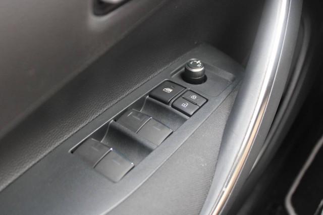 Toyota Corolla 1.8h Business cvt Con TELECAMERA & CARPLAY