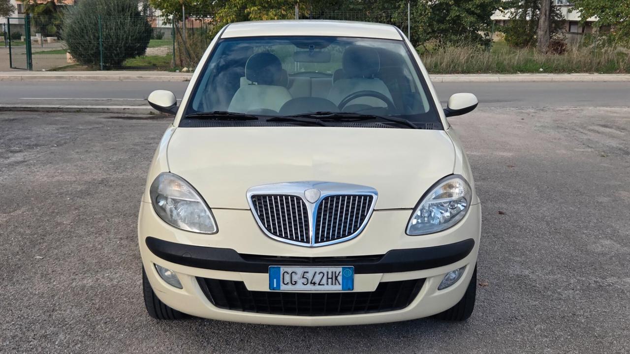 Lancia Ypsilon 1.2 Argento