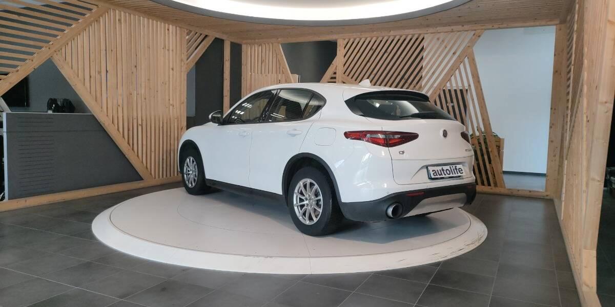Alfa Romeo Stelvio 2.2 t Business Q4 190cv auto my19