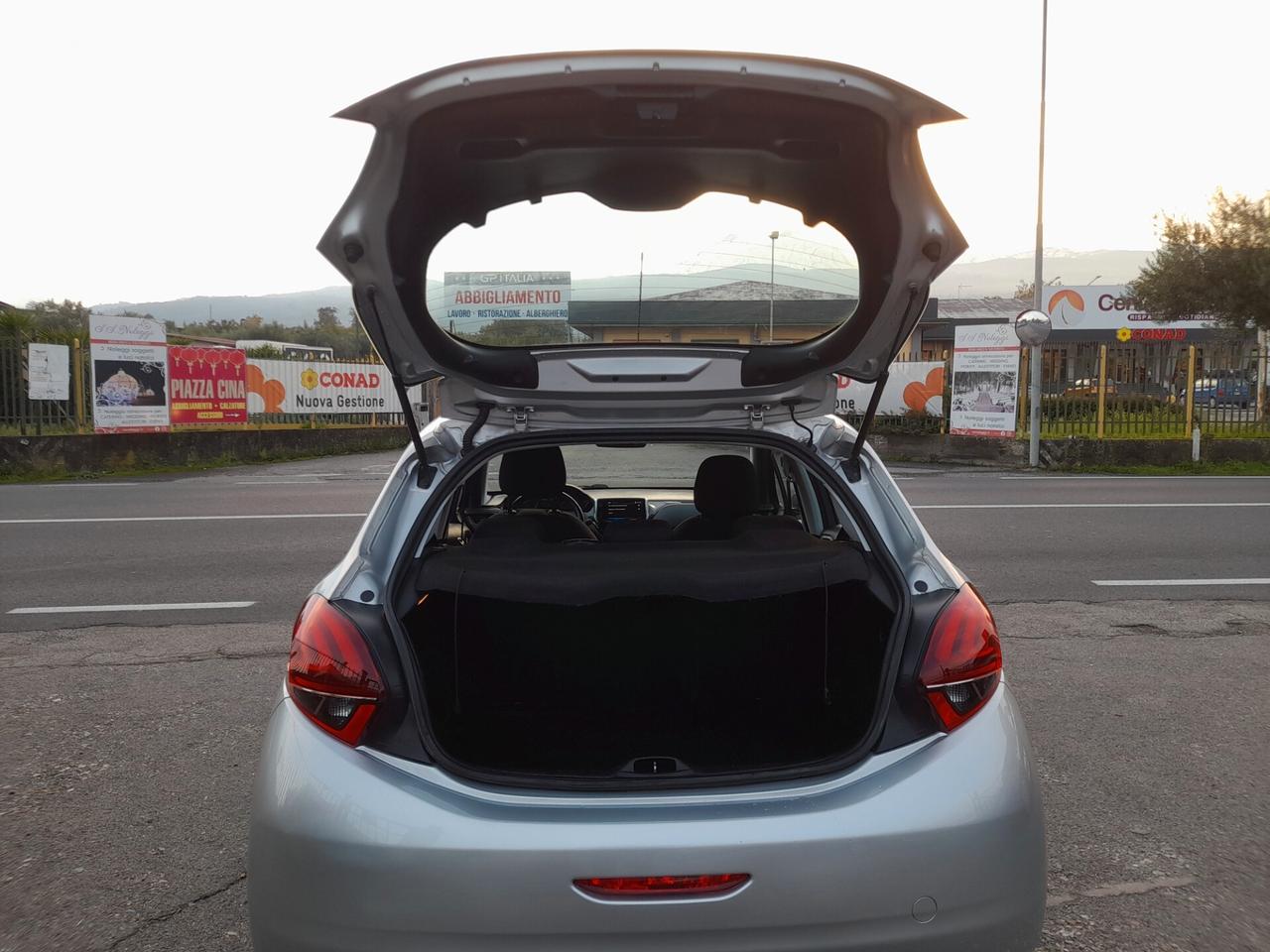 Peugeot 208 -1.6 BlueHDi 75 5 porte Allure