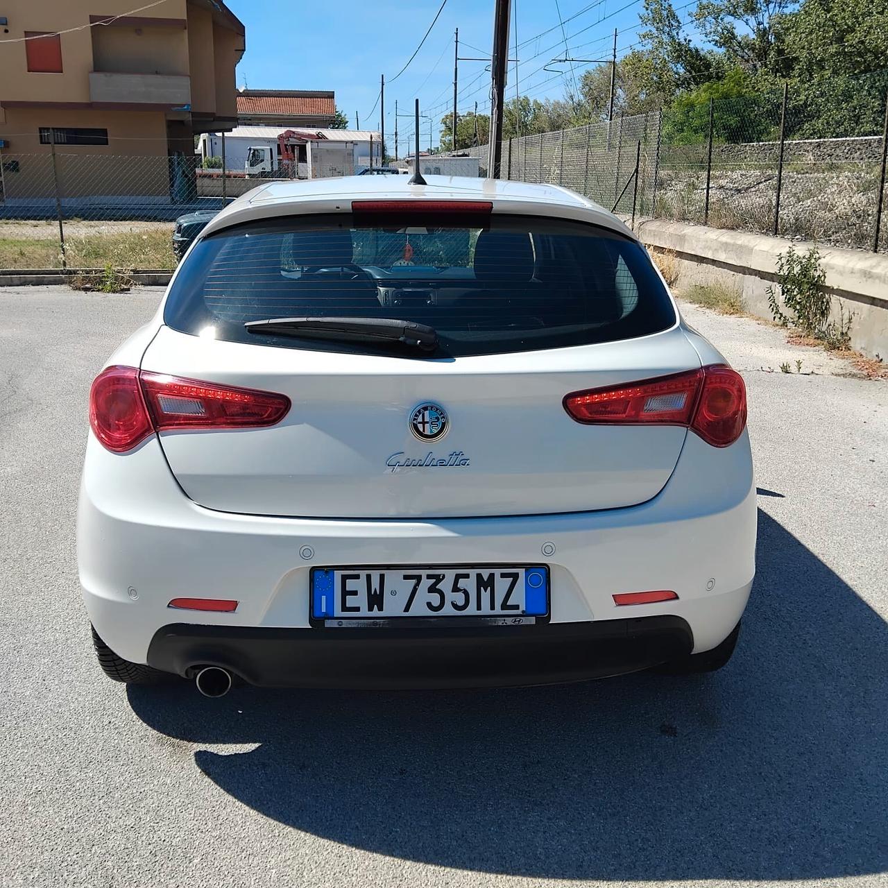 Alfa Romeo Giulietta 1.6 diesel manuale NEOPATENTATI restayling