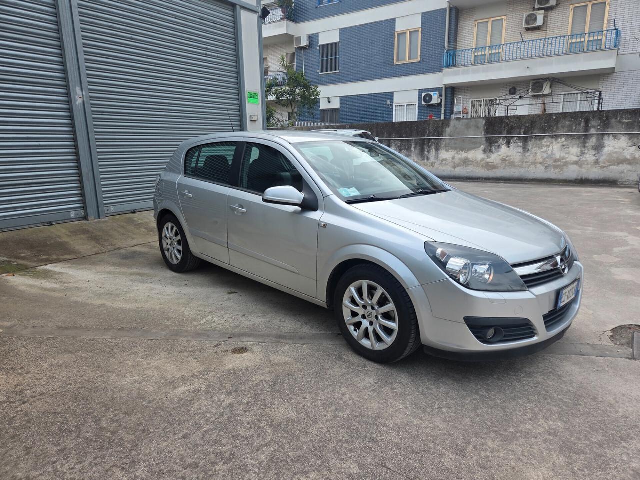 Opel Astra 1.7 CDTI 101CV 5 porte Cosmo