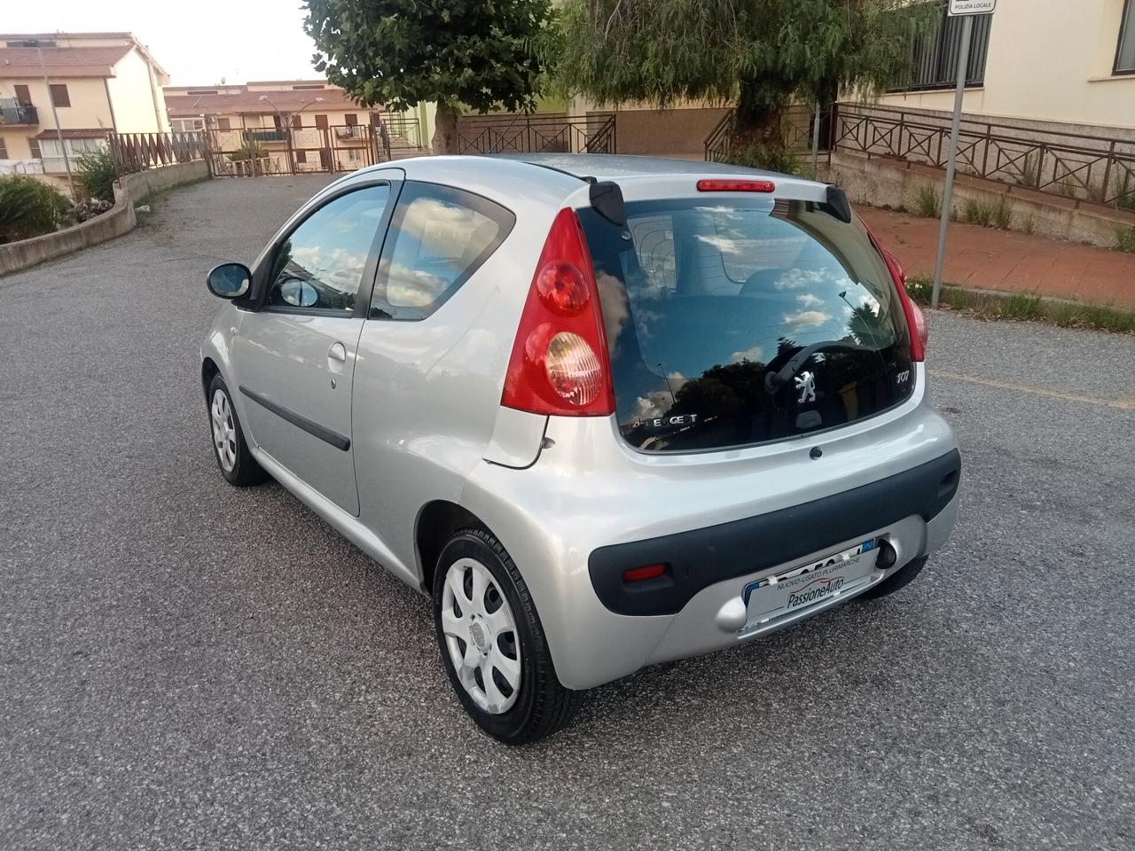 Peugeot 107 1.4 HDi 3p. Plaisir