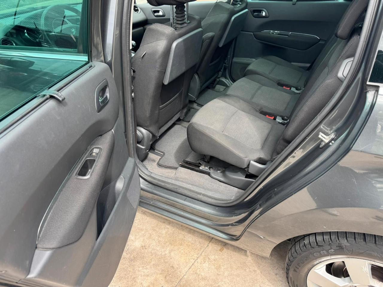 Peugeot 5008 1.6 120CV Premium