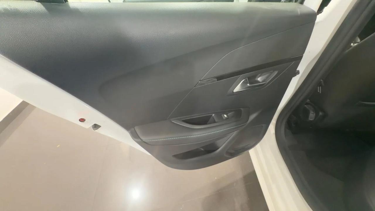 Peugeot 208 motore elettrico 136 CV 5 porte Allure