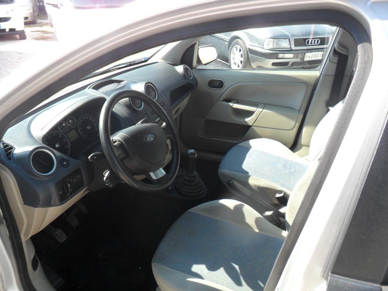 Ford Fiesta 1.2 16V 5p. Ghia
