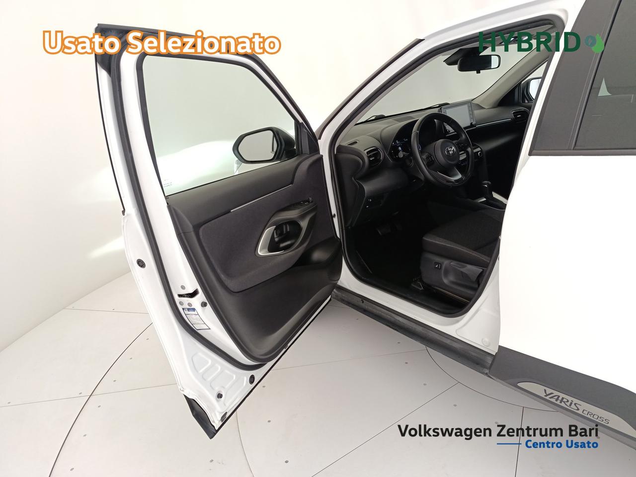 Toyota Yaris cross 1.5h business fwd 116cv e-cvt