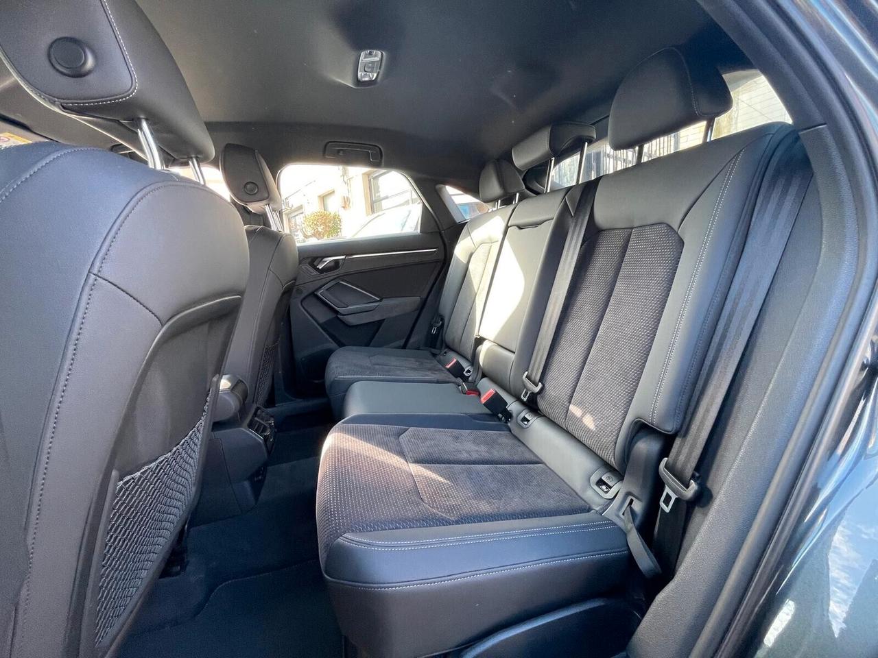 Audi Q3 40 TDI quattro S tronic S-Line interno/esterno