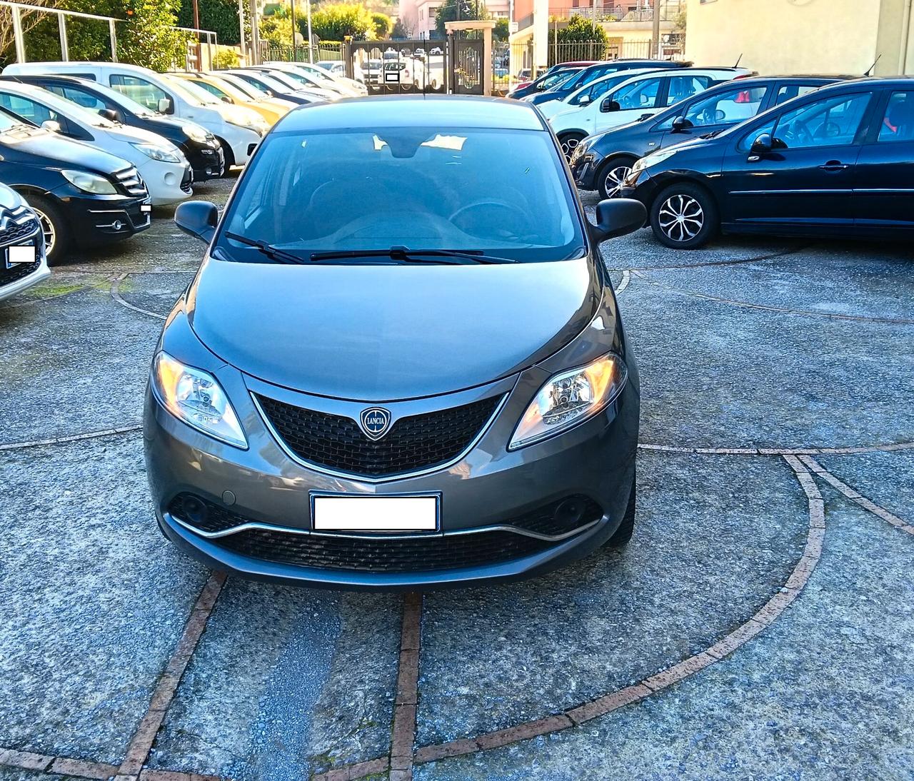 Lancia Ypsilon 1.2 69 CV 5 porte GPL Ecochic garanzia 12 mesi