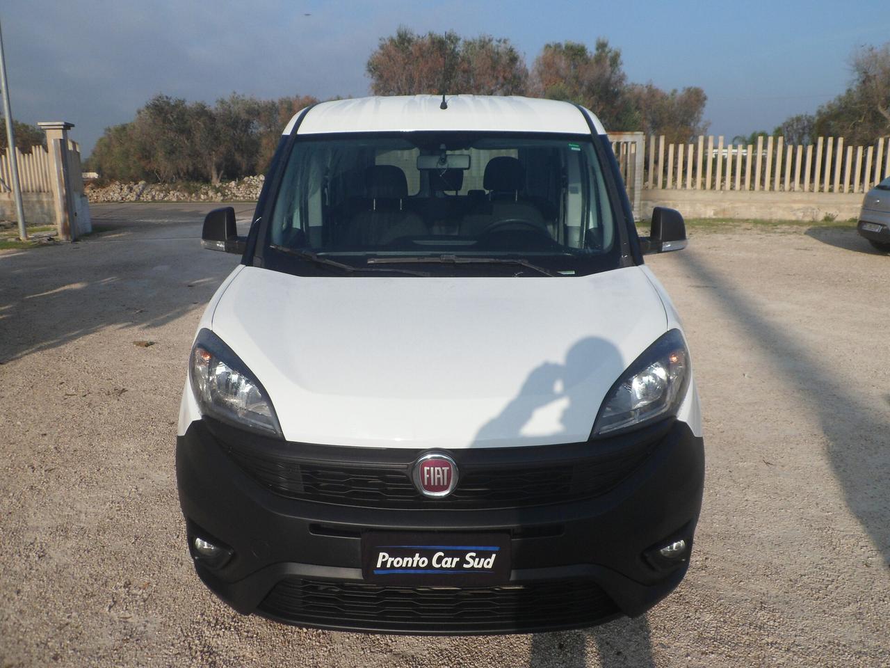 Fiat Doblo 5 posti autocarro