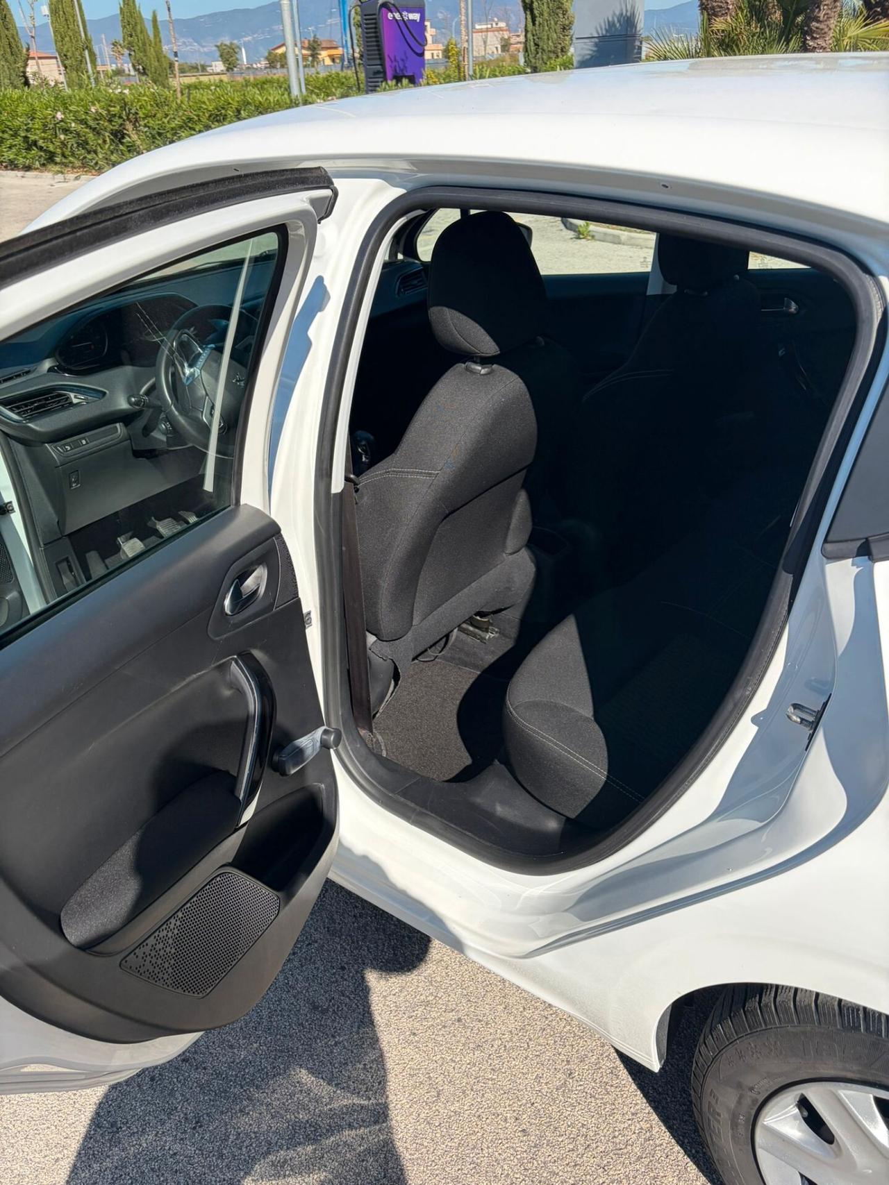 Peugeot 208 km 84 mila GPL/benzina 2018