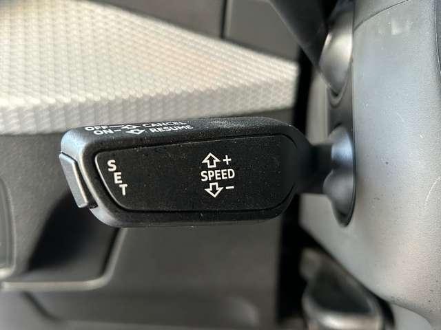 Audi Q2 30 TFSI Business Advanced