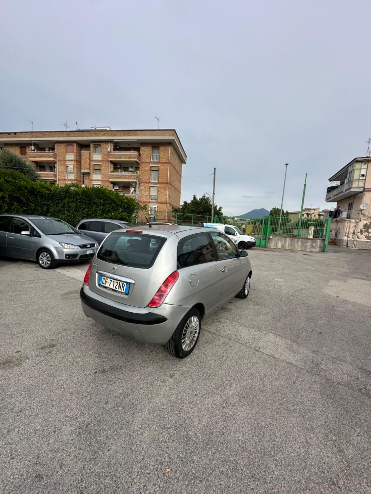 Lancia Ypsilon 1.2 Oro