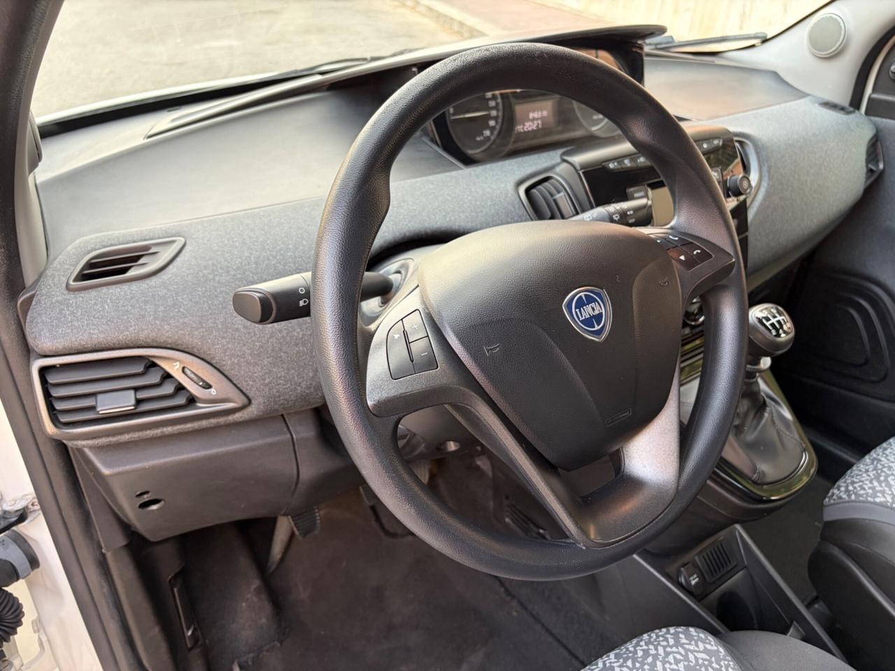 Lancia Ypsilon 1.0 FireFly benz ideale per neopate