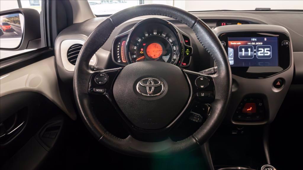 TOYOTA Aygo 5p 1.0 x-play 72cv del 2021