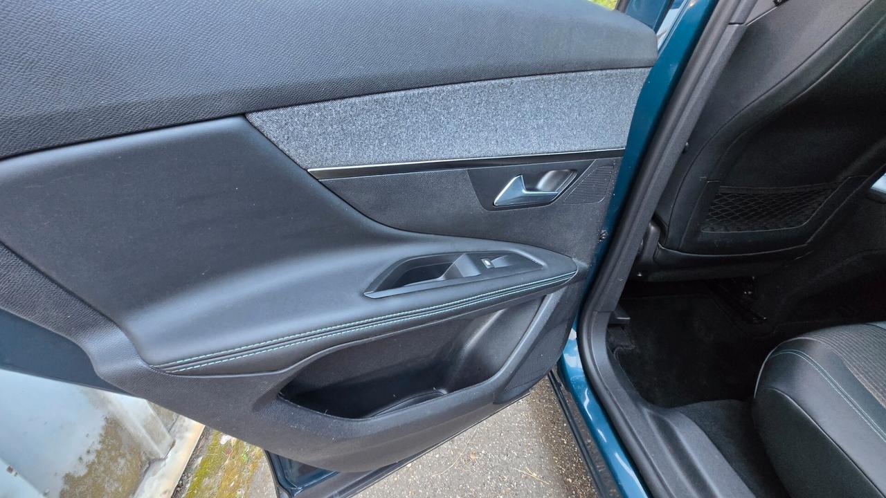 Peugeot 3008 BlueHDi 130 S&S Allure
