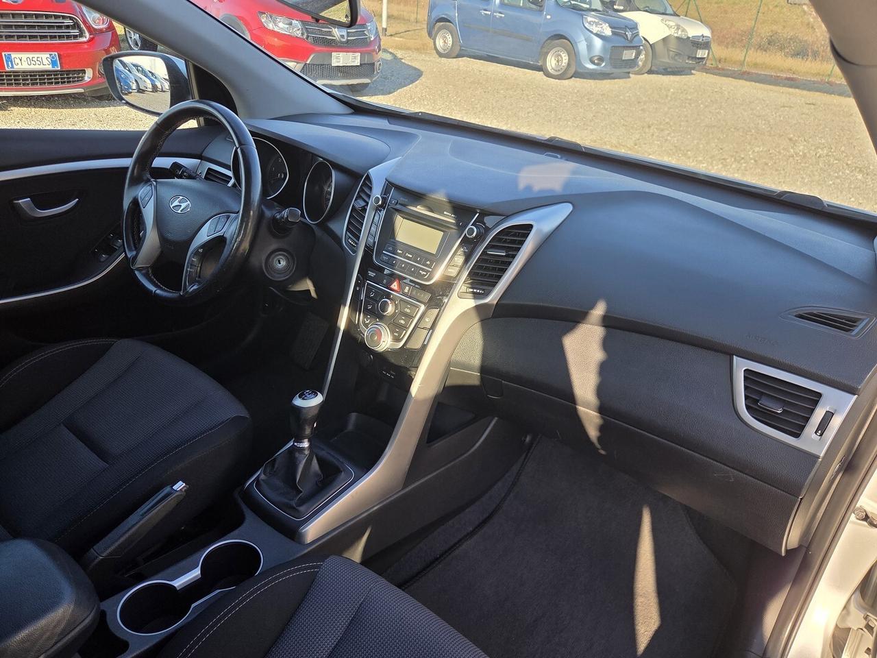 HYUNDAI I30 1.6DIESEL 81KW DEL 2013