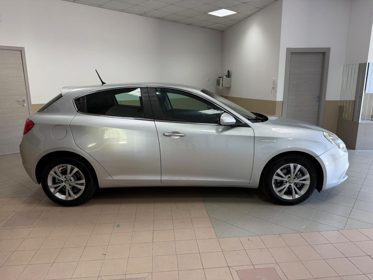 Alfa Romeo Giulietta 1.6 JTDm-2 105 CV Distinctive