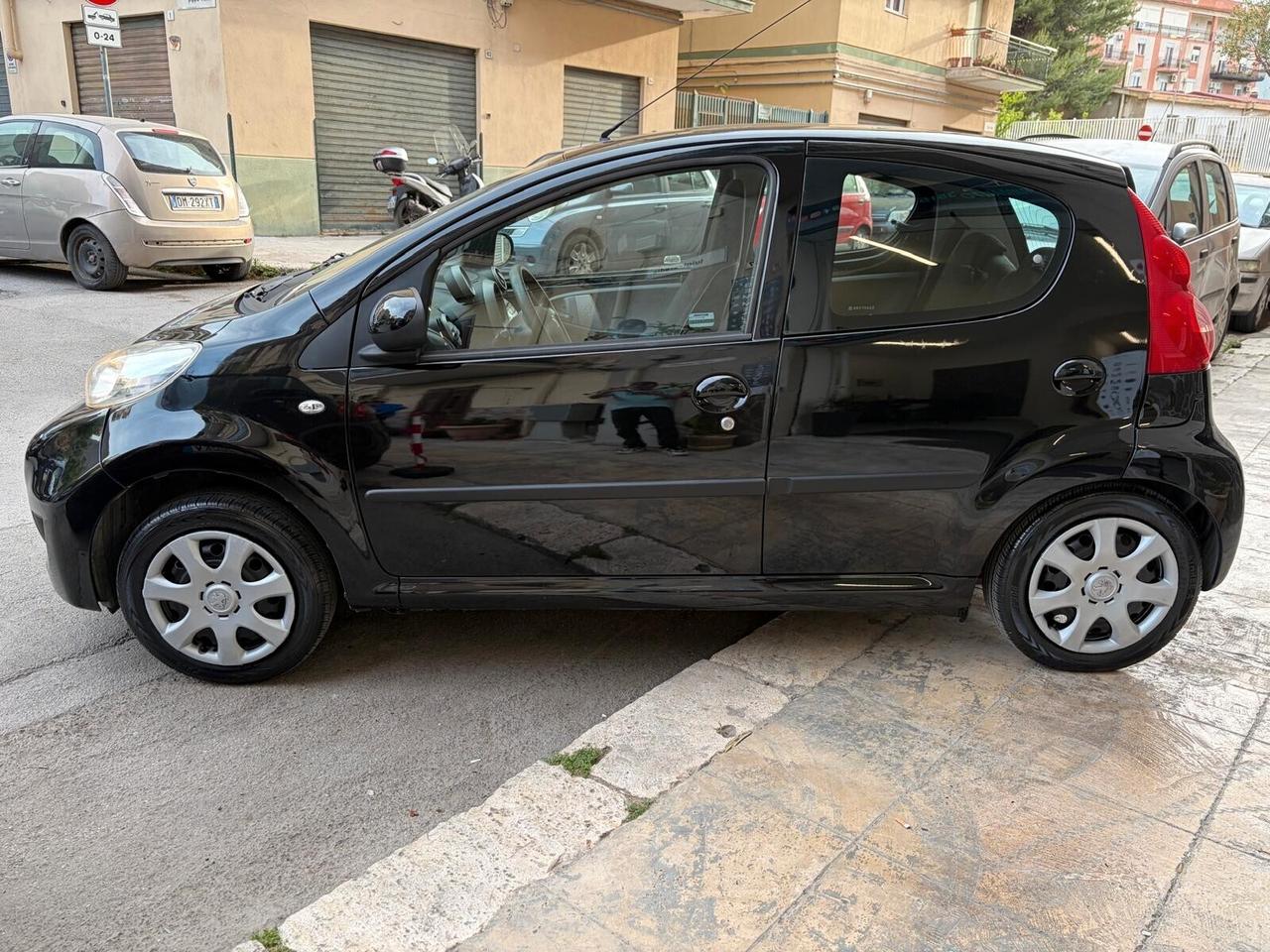 Peugeot 107 1.0 5p. Sweet Years 80.000KM NUOVA