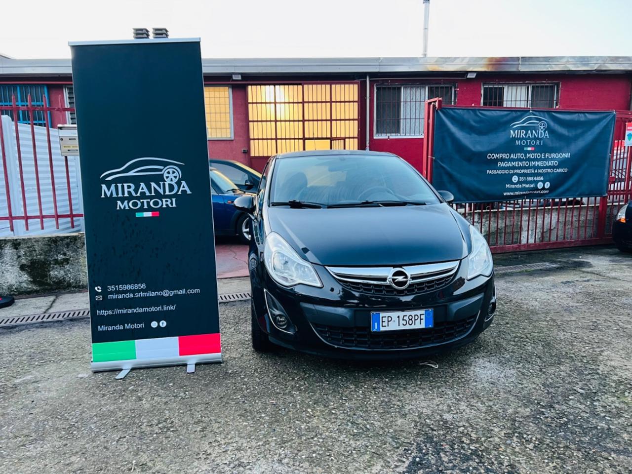 Opel Corsa 1.2 3 porte b-color