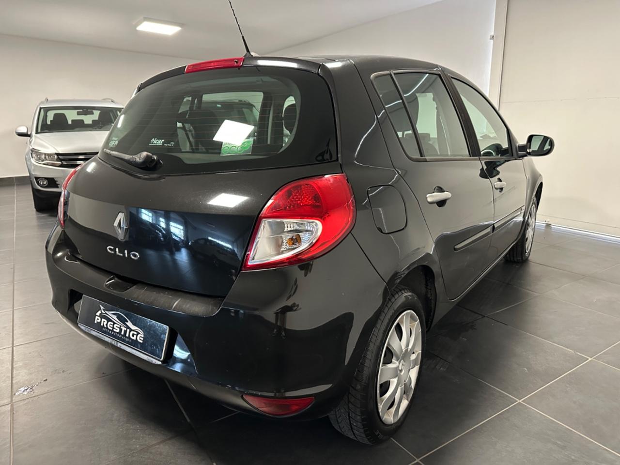 RENAULT CLIO 1.2 NEOPATENTATI 75CV P.CONSEGNA