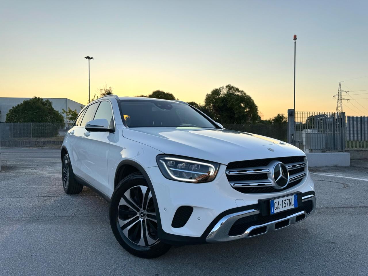 MERCEDES GLC 200D Sport 4Matic - Led Navi