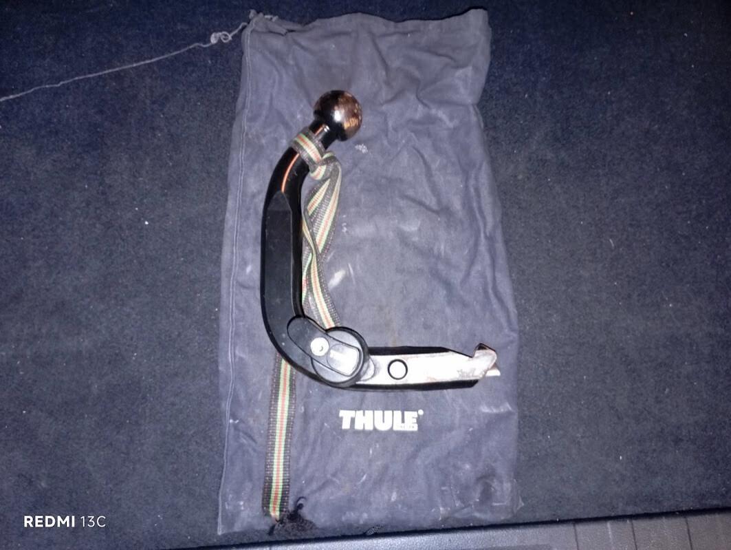 Subaru Legacy del 2013 GPL 2033 GANCIO TRAINO THULE