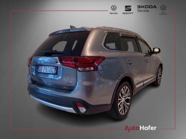MITSUBISHI Outlander 2.2 DI-D 4WD Intense DAB+ Bluetooth