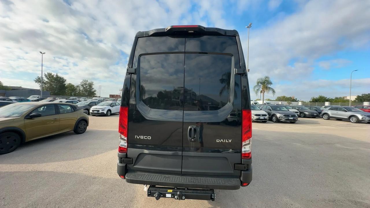 Iveco Daily 35S18HD 3.0 HPT PM-DC Cabinato