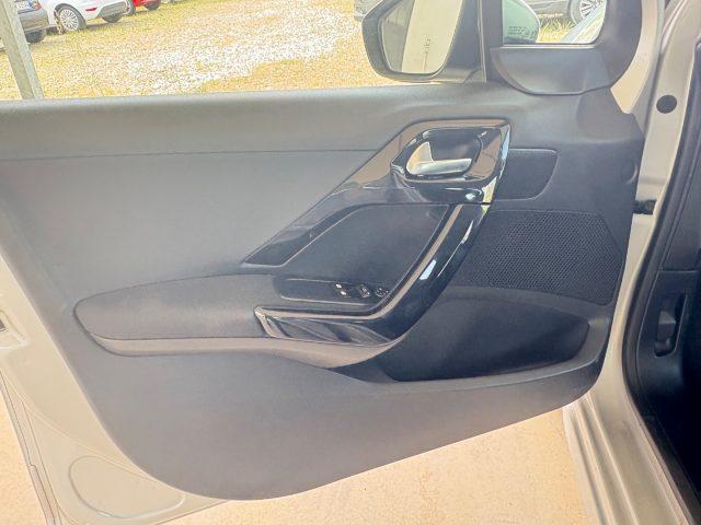 PEUGEOT 208 1.0 VTi 68 CV 5 porte OK NEOPATENTATI EURO 5B BENZ