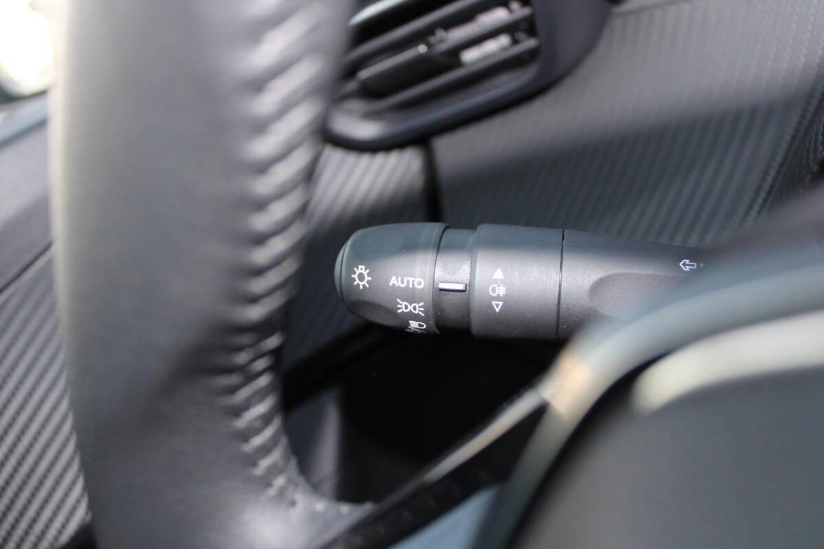 Peugeot 2008 1.2 puretech Allure s&s 100cv Con VIRTUAL COCKPIT