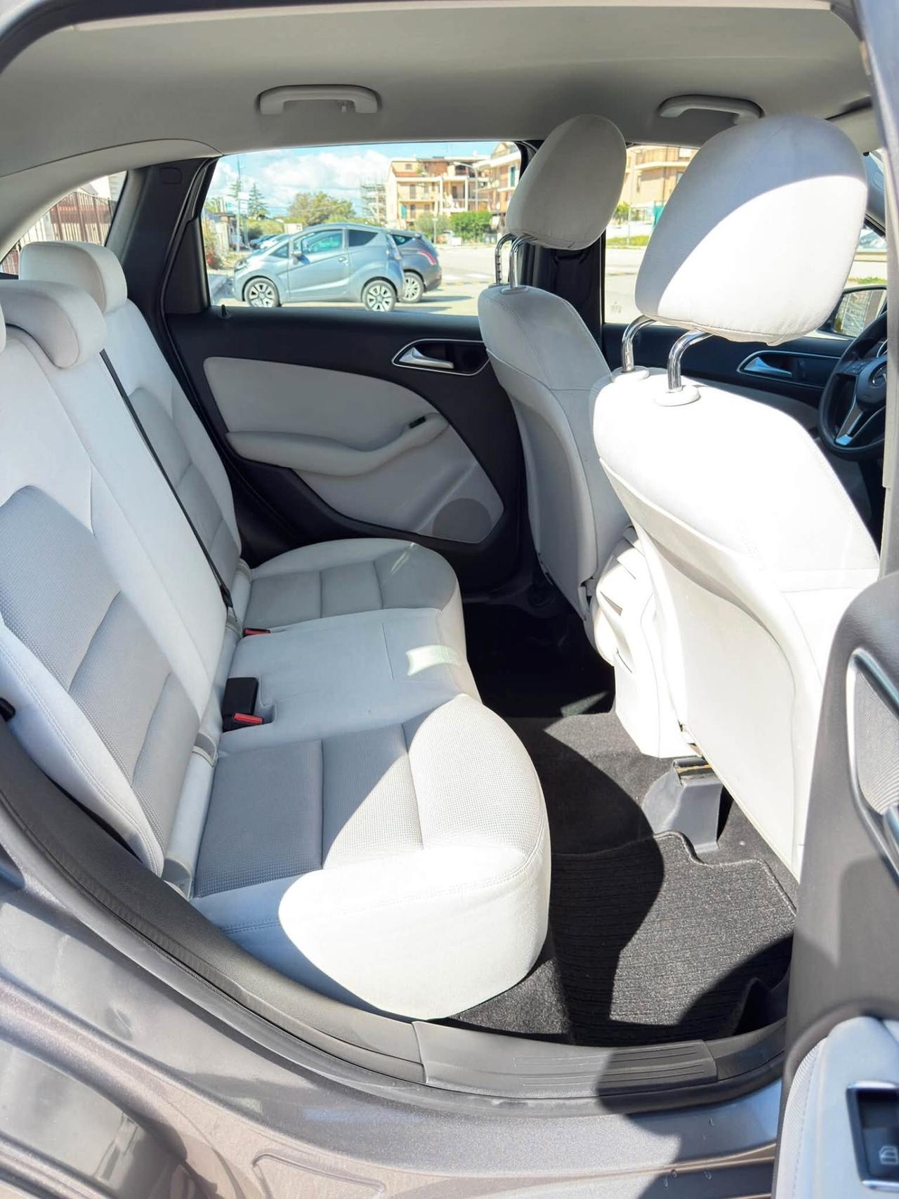 Mercedes-benz B 180 CDI BlueEFFICIENCY Premium