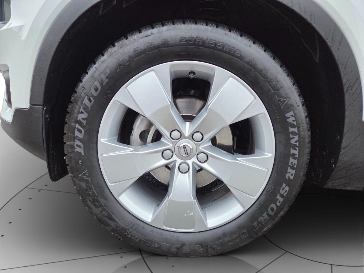 VOLVO XC40 1.5 t2 Momentum Pro