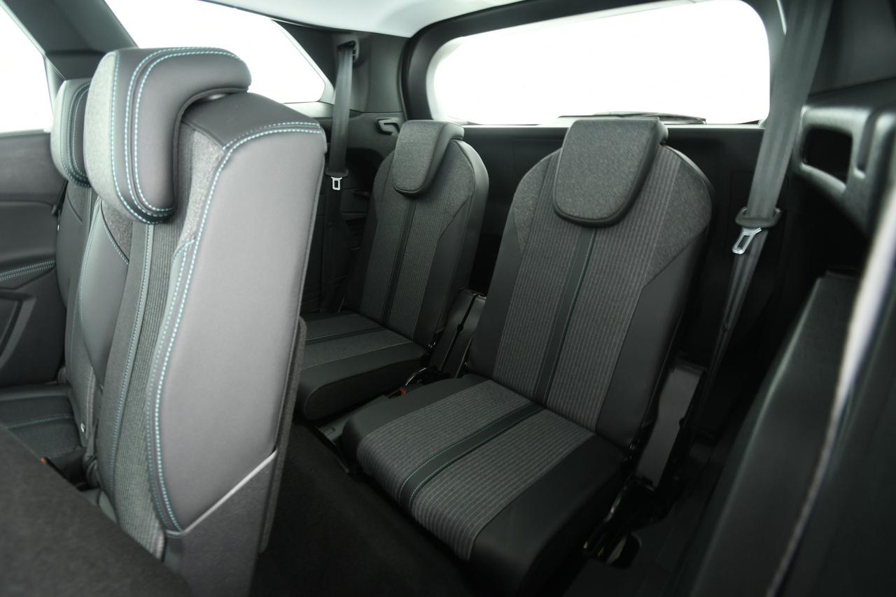 PEUGEOT 5008 1.5 bluehdi Allure Pack s&s 130cv eat8 CAMERA+APP CONNECT