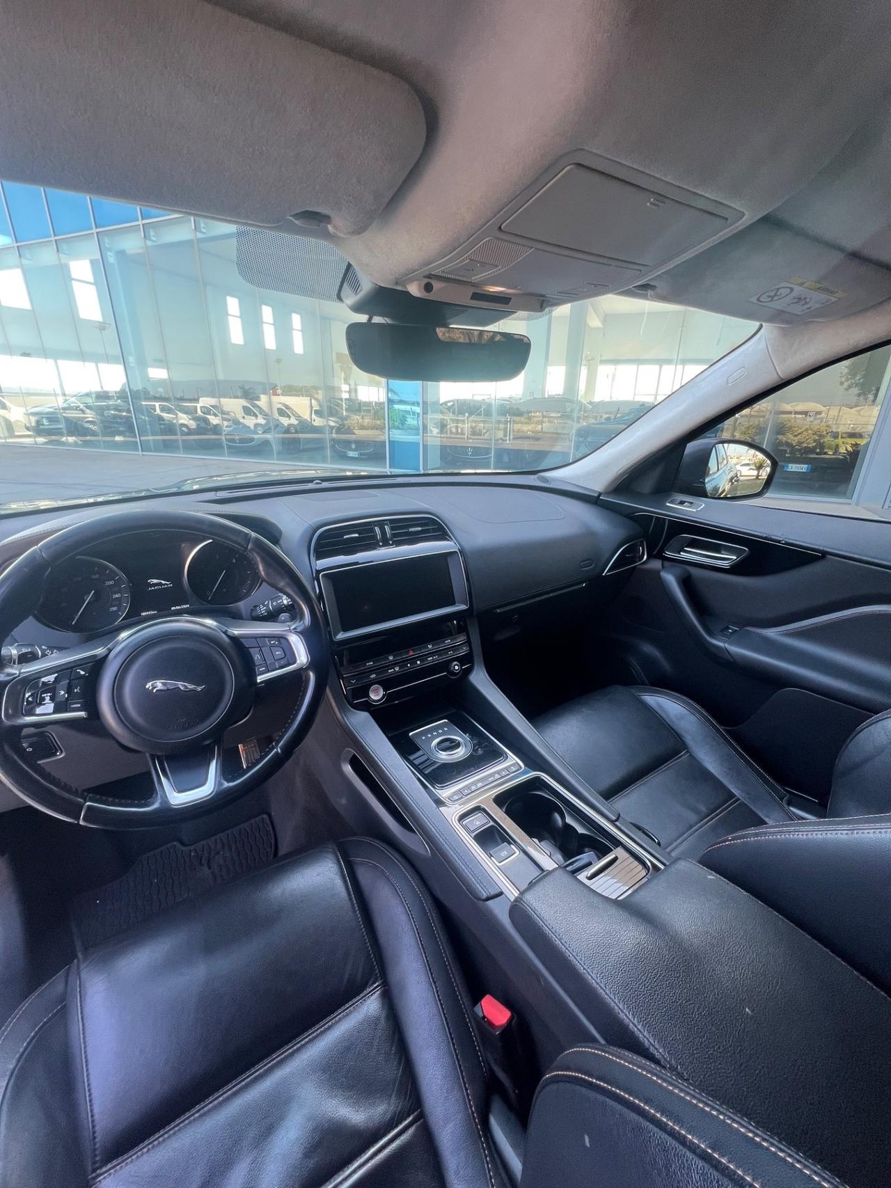 Jaguar F-Pace 2.0 D 180 CV AWD aut. Prestige