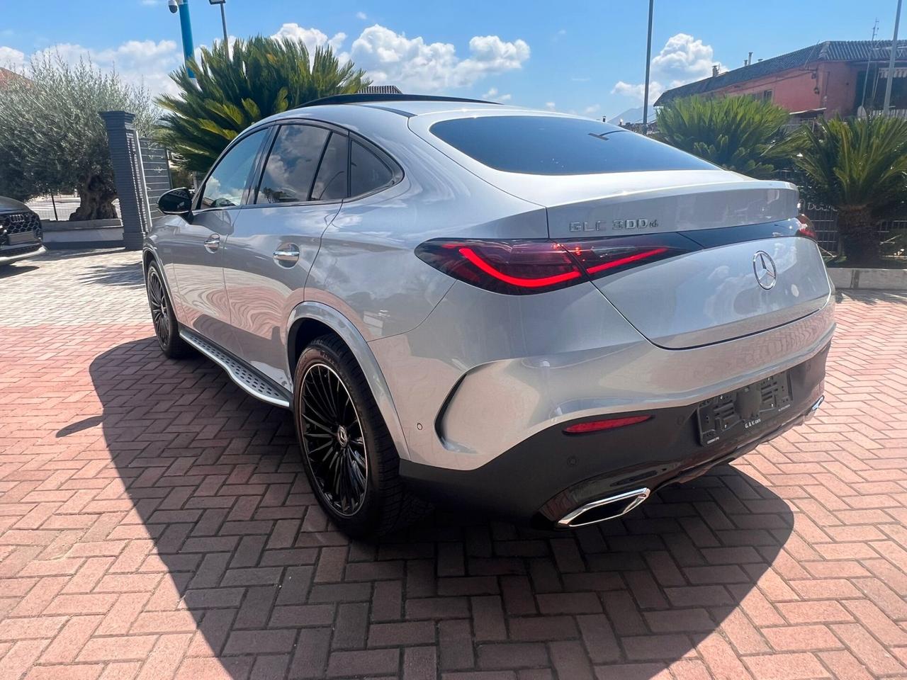 Mercedes-Benz GLC 300 d acc. €28.350 noleggio con riscatto no scoring