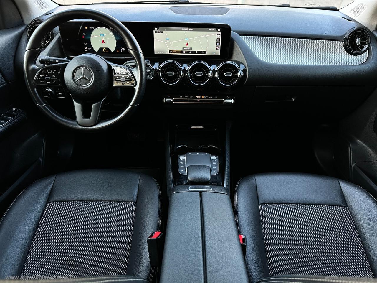 MERCEDES-BENZ GLA 200 d Automatic Business Extra