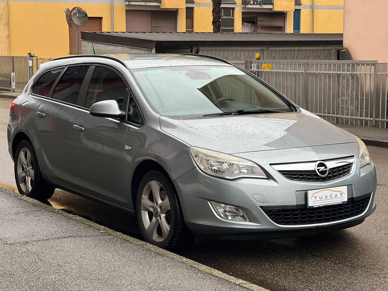 Opel Astra Cosmo 1.7 CDTI